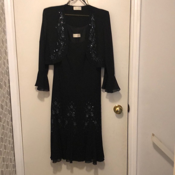 Beautiful black sleeveless dress - Picture 1 of 3